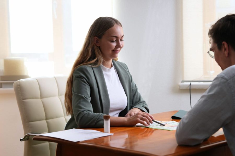 Folgegespräch mit Klienten im Rahmen einer ganzheitlichen Darmtherapie